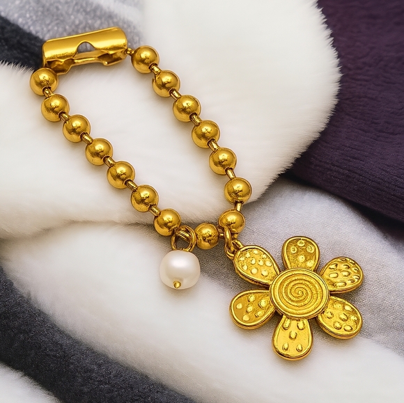 NKULTD Jewelry - 🆕️24K Gold Plated Chunky Beaded Bracelet with Freshwater Pearl & Flower Charm🌸